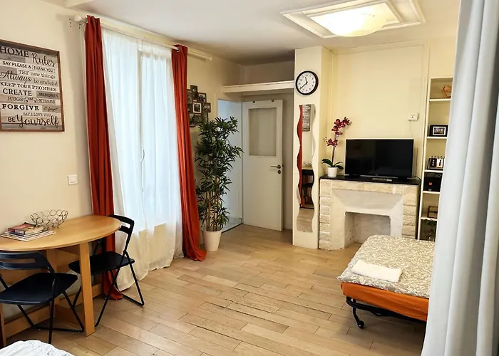 Apartament Heart Of Paris, Quiet And Cozy