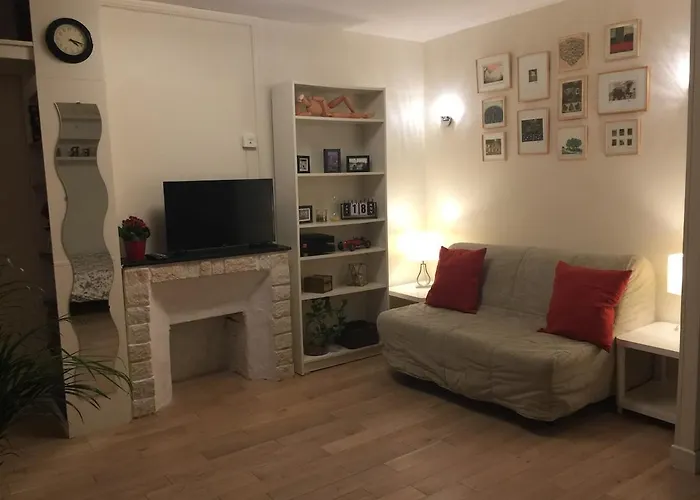 Heart Of Paris, Quiet And Cozy * Paryż